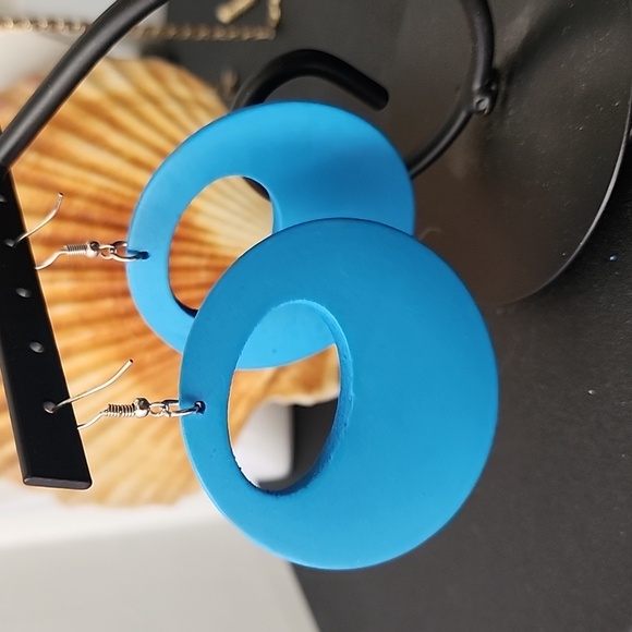 Turquoise Blue Wood Mod Circle Hoop Earrings - Picture 4 of 6